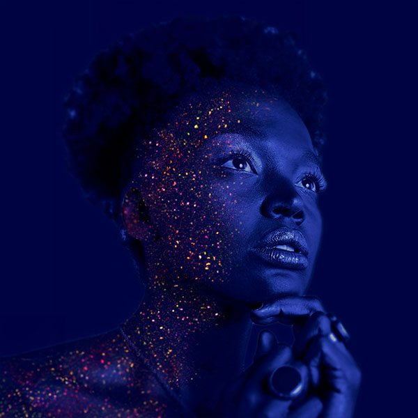 Photo source, Incrustation d'un visage dans une lettre